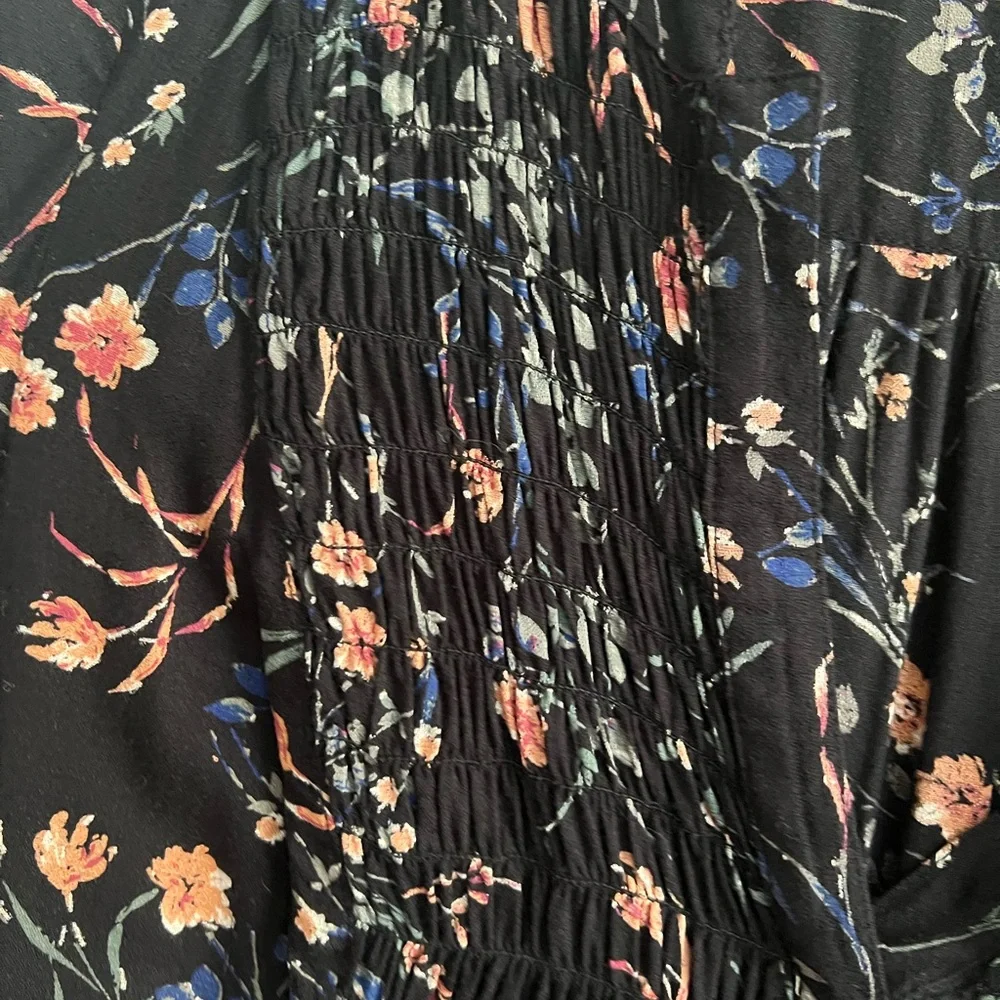 Lucky Brand Black Floral V-Neck Smocked Blouse - Picture 4 of 4